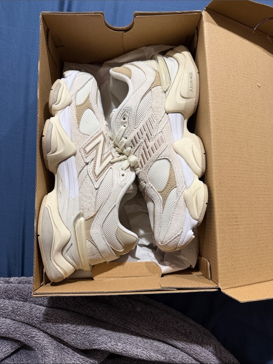 New Balance Shoes - New Balance Cream and White Retro-Style Runner